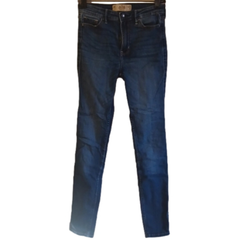 Hollister Superskinny highrise jeans, size 1.Great for school.